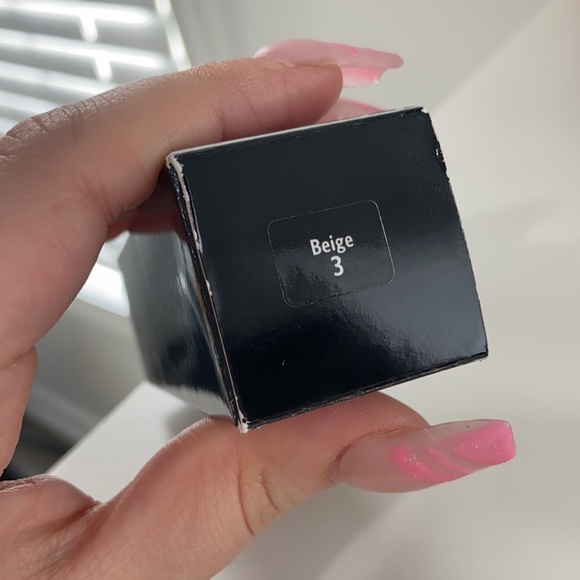 Bobbi brown skin foundation - Picture 3 of 5